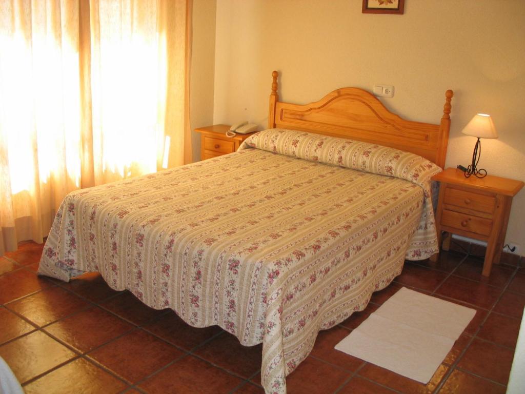 Hotel Valle Del Jerte Los Arenales Chambre photo