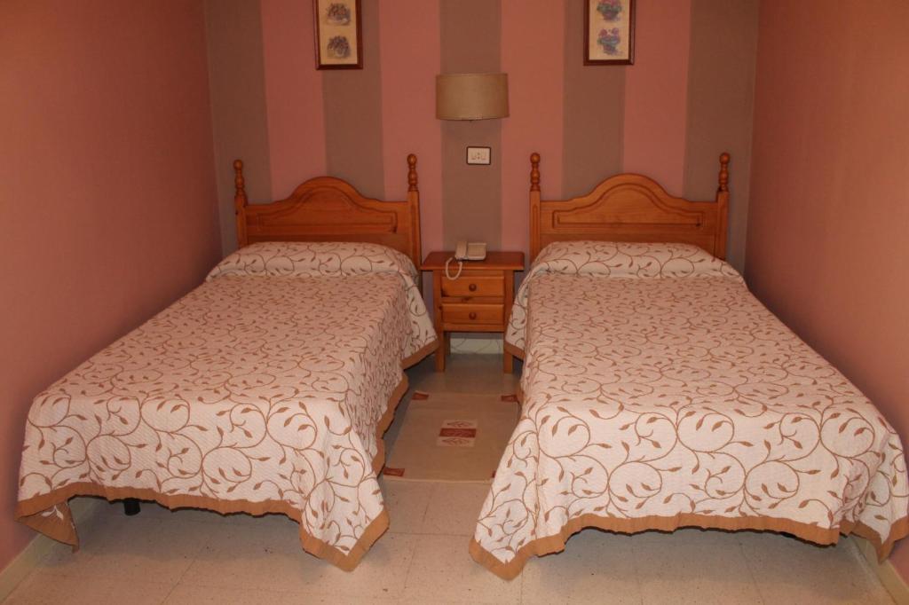 Hotel Valle Del Jerte Los Arenales Chambre photo