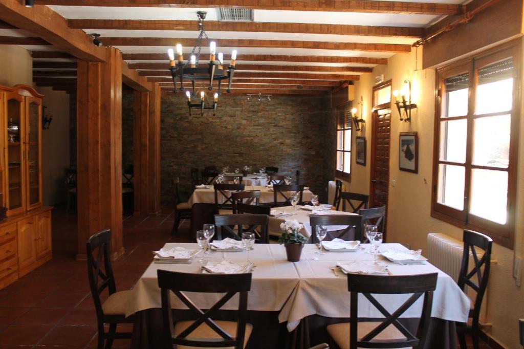 Hotel Valle Del Jerte Los Arenales Extérieur photo