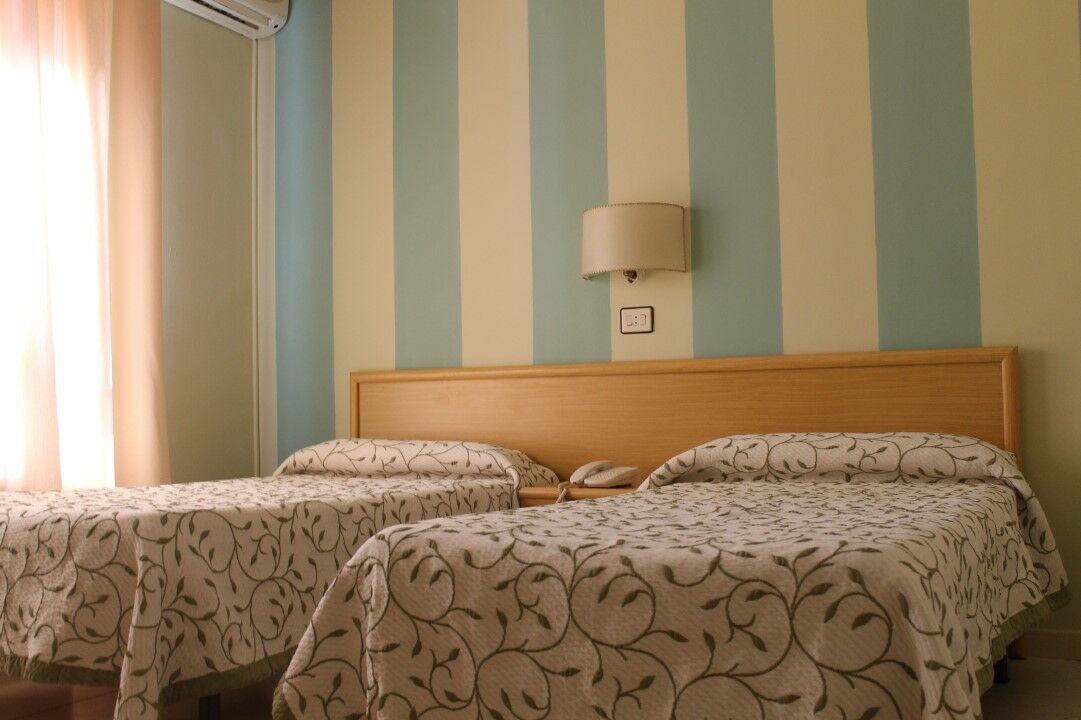 Hotel Valle Del Jerte Los Arenales Extérieur photo